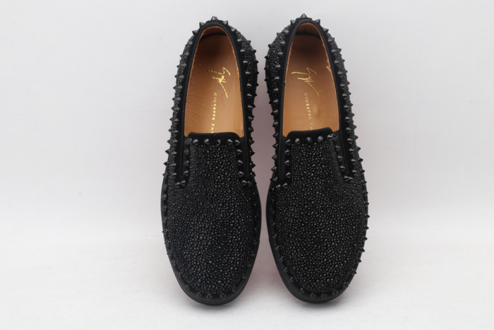 CLBSNEAKER