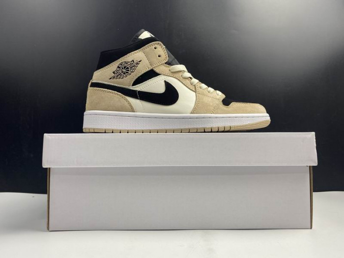Air Jordan 1 Mid ‘Barely Orange’ BQ6472 -800