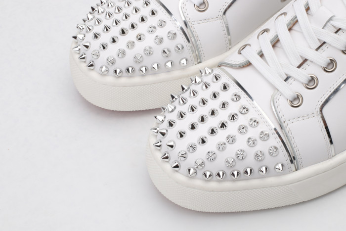 CLBSNEAKER