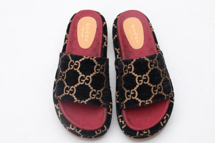 GUCC SLIPPERS