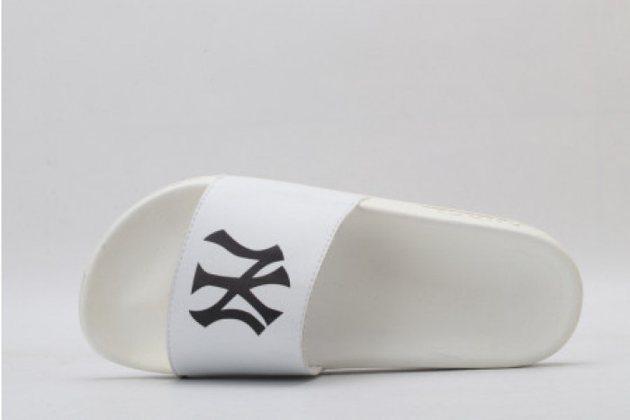 GUCC SLIPPERS