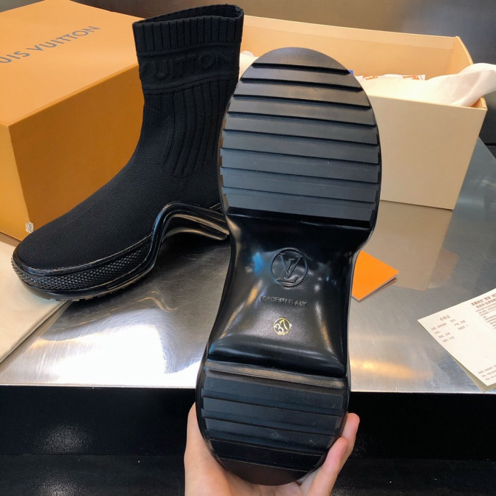 LOUS VUITO ARCHLIGHT SNEAKER BOOT