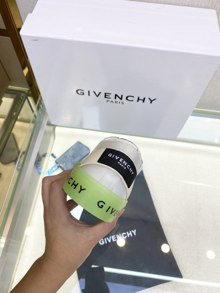 Givench Spectre Low-TOP SNEAKER