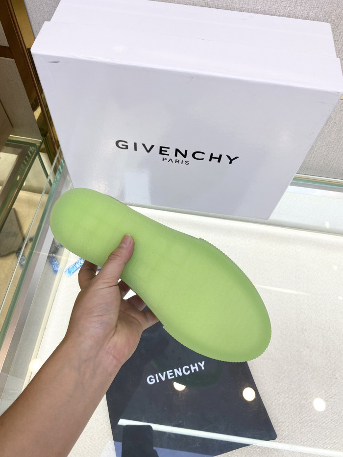 Givench Spectre Low-TOP SNEAKER